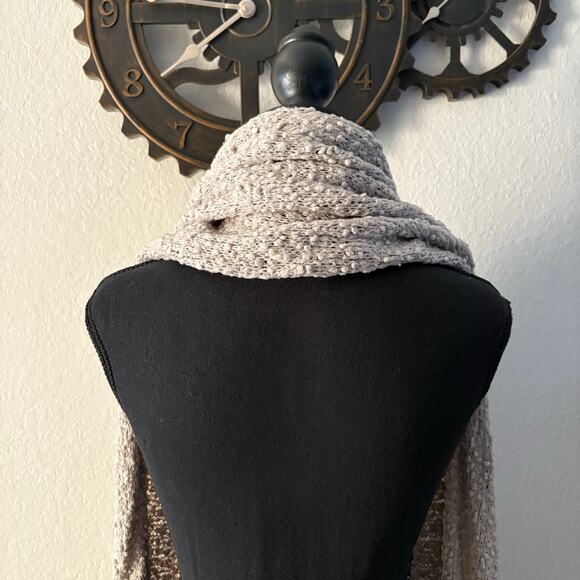 DEMDACO MADE WITH LOVE "Giving Collection" Chunky Cozy Pockets Shawl Taupe SzOS - Picture 2 of 7